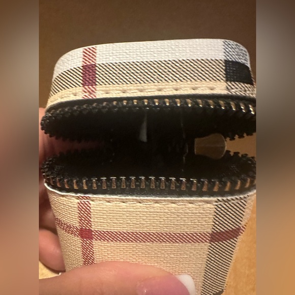 Unbranded fashion key chain charm/ AirPod holder - Picture 3 of 9